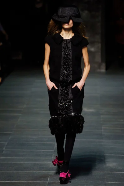 Look 10